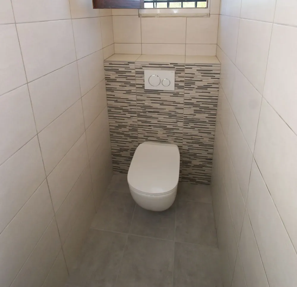 wc suspendu à Angoulême