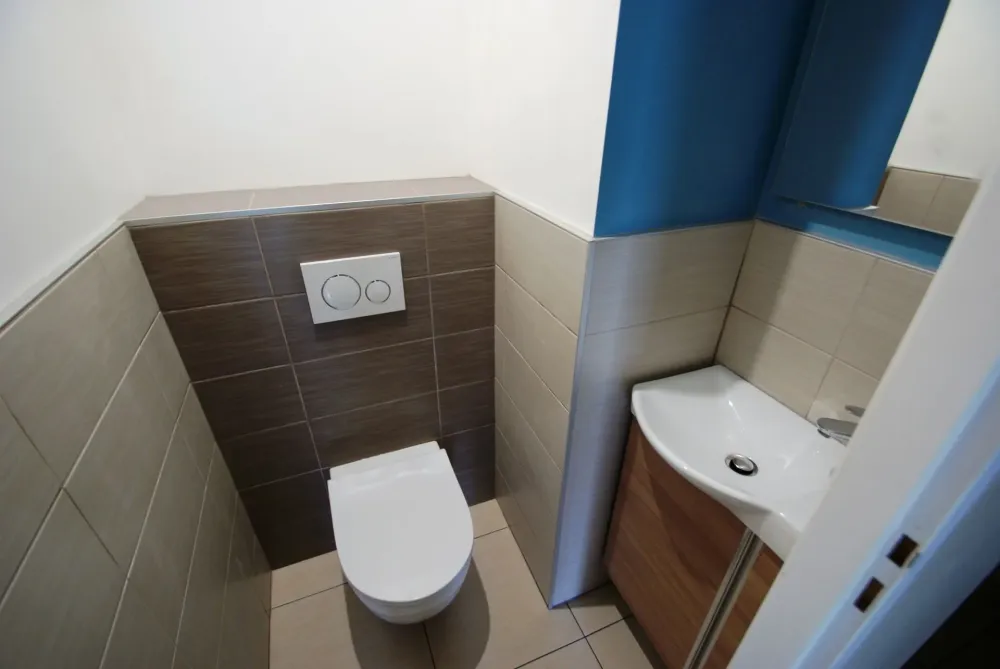 wc suspendu